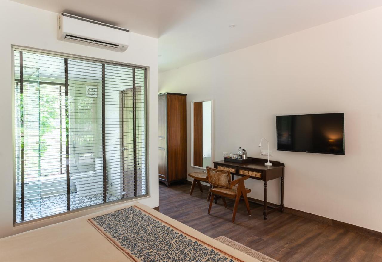 Oleander Farms, Karjat Hotell Exteriör bild