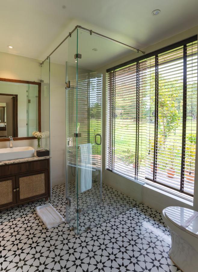 Oleander Farms, Karjat Hotell Exteriör bild