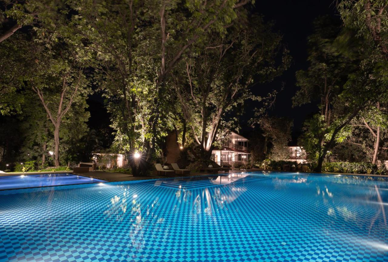 Oleander Farms, Karjat Hotell Exteriör bild