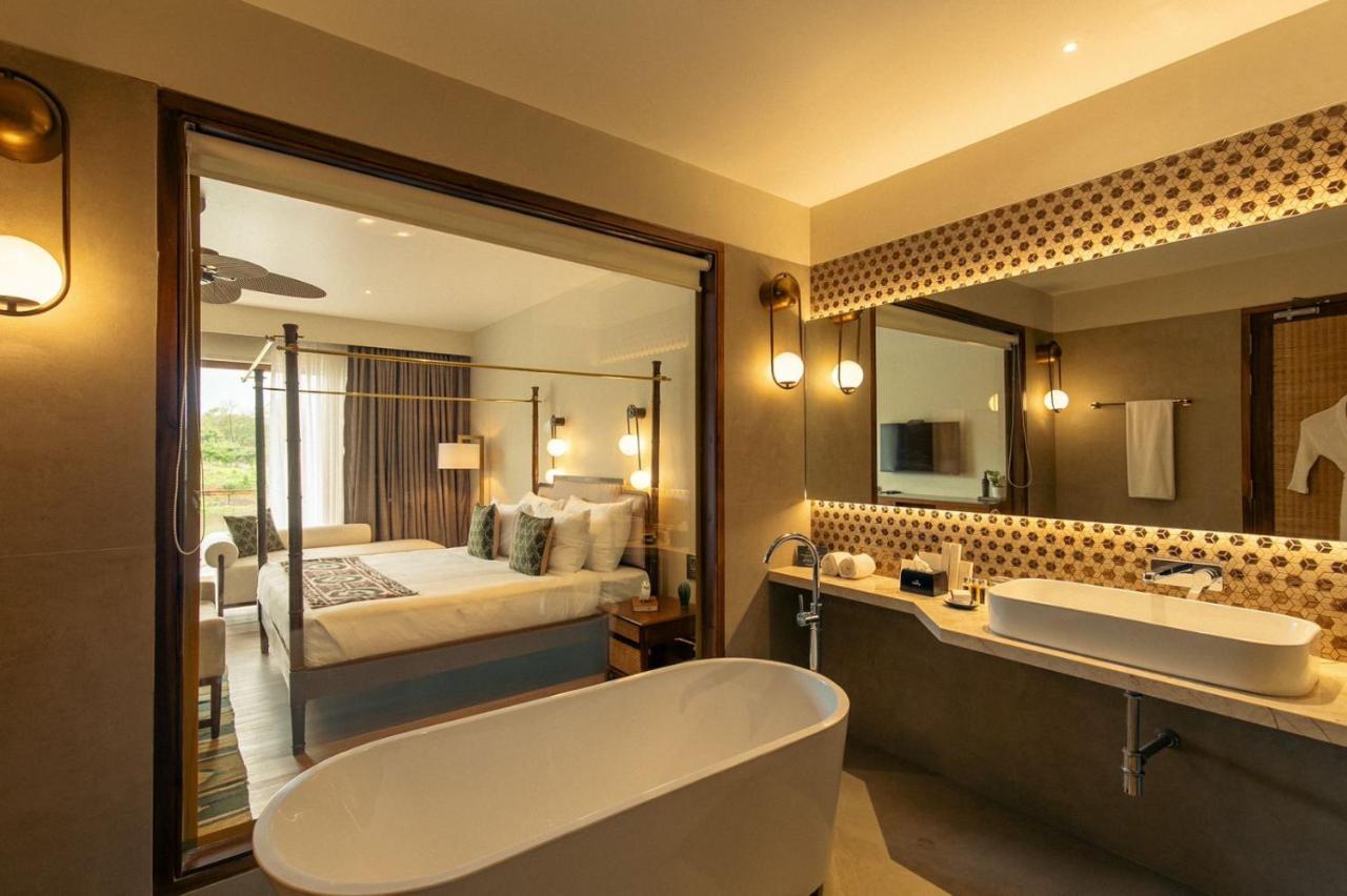 Oleander Farms, Karjat Hotell Exteriör bild